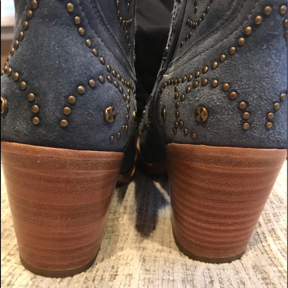 Women’s Frye Victoria Blue studded suede boots - Picture 2 of 12